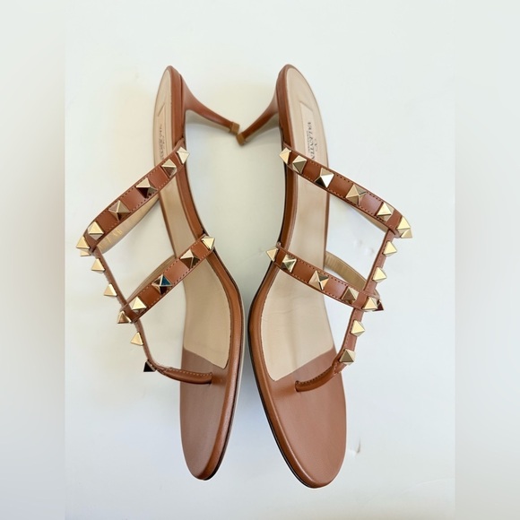 Valentino Garavani Brown Leather Caged Rockstud thong kitten heel sandals EU 38 - Picture 4 of 10